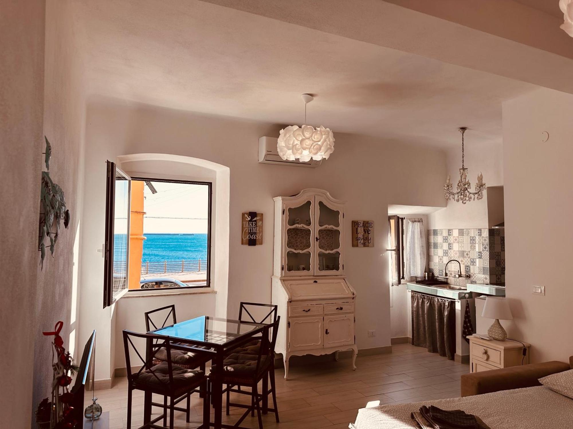 Apartment La Casa Di Dory In Primopiano Genoa